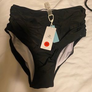 BNWT size MEDIUM high waisted Cupshe bottoms!